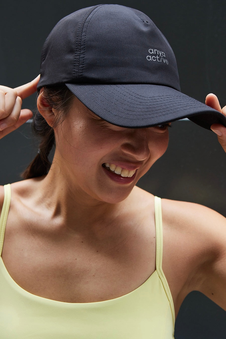 Run Cap (UV Protection) in Black Sesame